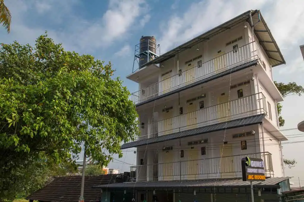 Deluxe hotel room with WiFi Kochi