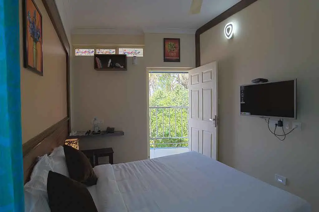 Airport hotel room near COK airport