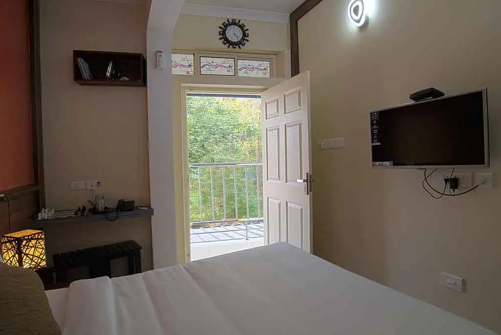 Comfortable hotel room in Nedumbassery